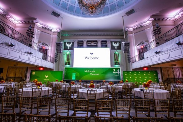 Custom Borderless Projection Screen - Photo by Hechler Photographers